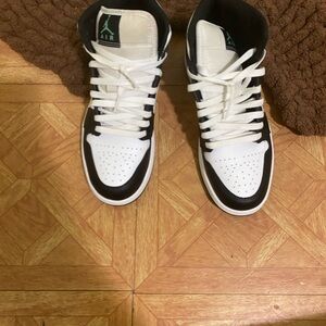 Air Jordan 1 PS ‘green glow’